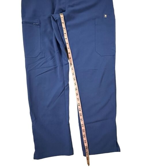 Figs ~ Yola Skinny Scrub Pants™ ~ Straight Leg skinny fit ~ ankle slit ~ size M - Picture 13 of 15